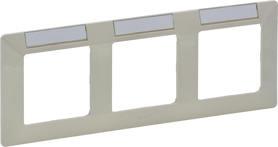 Рамка 3х с държач за етикети цвят Крем Valena Life Legrand