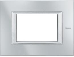 Рамка 3 мод. правоъгълна Tech Axolute Bticino