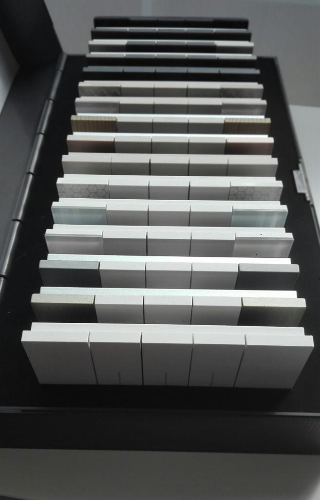 Мострен куфар Living Now