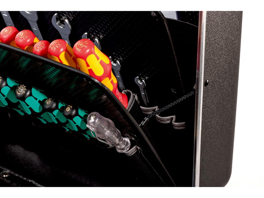 Куфар CLASSIC KingSize Roll с колела, 50 джоба за инструментити, станд. закл., X-ABS антипл. м-л, телескопична дръжка 47х36х20см