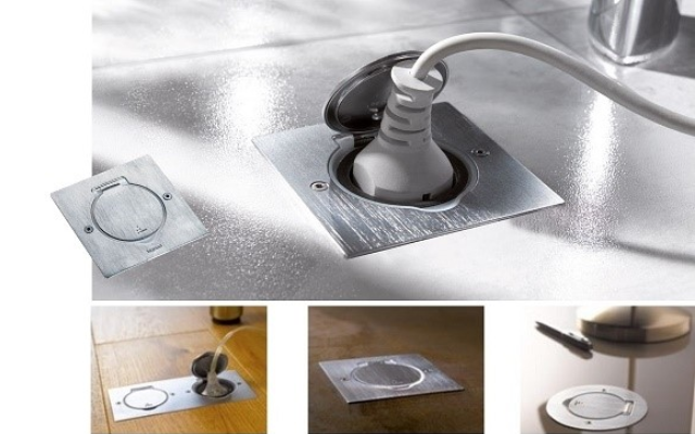 Метална основа IP44/IK08 за механизми Mosaic 