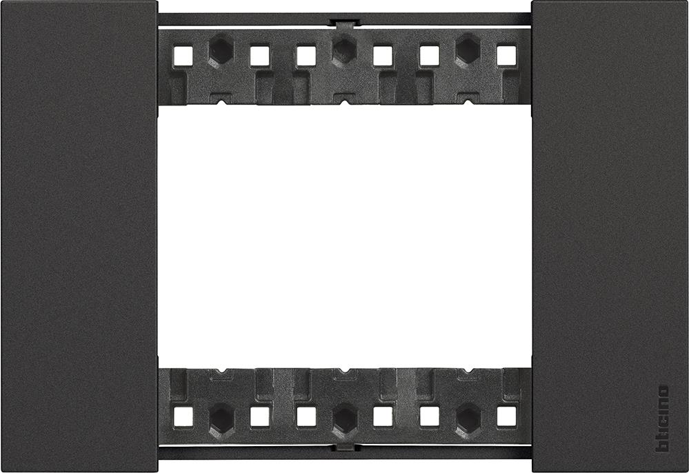 Рамка 3 мод. цвят Черен (Black) Living Now Bticino