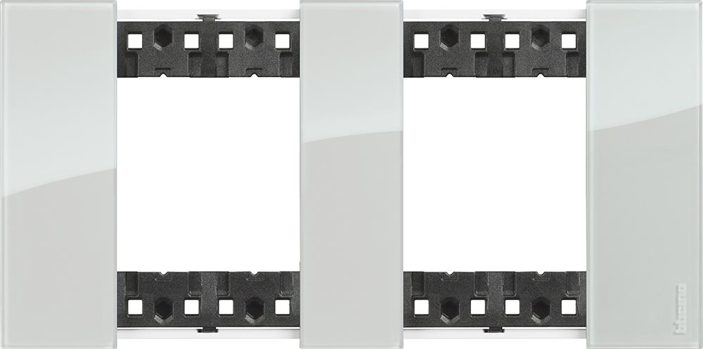 Рамка 2x2 мод. цвят Небе (Sky) Living Now Bticino