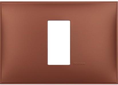 Рамка 1 мод. за монтаж върху конзола 3 мод. цвят Керемидено (Siena soft) Classia Bticino /блистер/