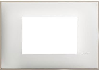 Рамка 3 мод. цвят Бял сатен (White satin) Classia Bticino /блистер/