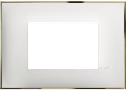 Рамка 3 мод. цвят Бял със злато (White gold) Classia Bticino /блистер/