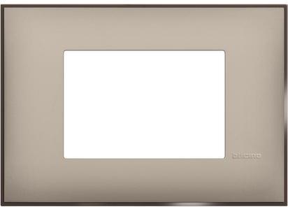 Рамка 3 мод. цвят Крем сатен (Cream satin) Classia Bticino /блистер/