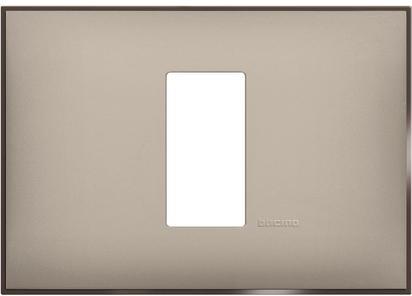 Рамка 1 мод. за монтаж върху конзола 3 мод. цвят Крем сатен (Cream satin) Classia Bticino /блистер/
