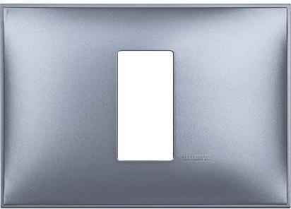 Рамка 1 мод. за монтаж върху конзола 3 мод. цвят Син металик (Blue metal) Classia Bticino /блистер/