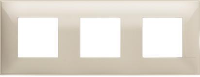 Рамка 2+2+2 мод. цвят Крем (Cream) Classia Bticino /блистер/