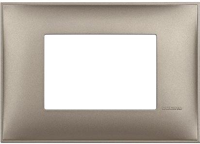 Рамка 3 мод. цвят Титан (Titanium metal) Classia Bticino /блистер/