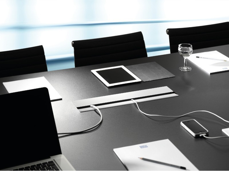 Метален капак CONFERENCE 8M без кант, цвят Алуминий, Bachmann