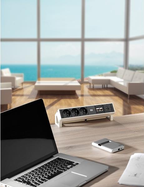 Модул DESK 2 с 2х Шуко и 2х празни модула, цвят Бял, Bachmann