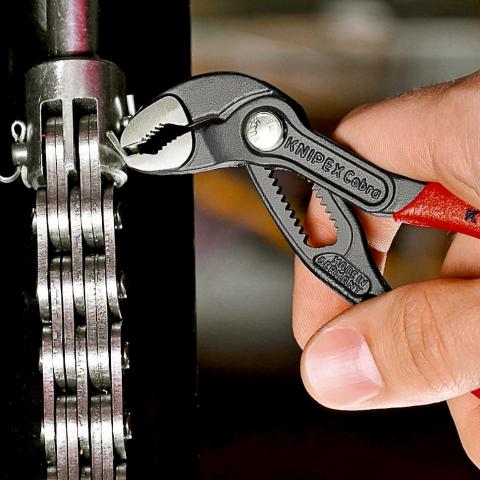 Клещи раздвижени Cobra, червена ръкохватка 125мм, Knipex