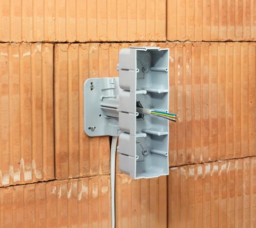 Монтажна кутия 67x67x45мм към конзола телескопична за външна изолация, Kaiser