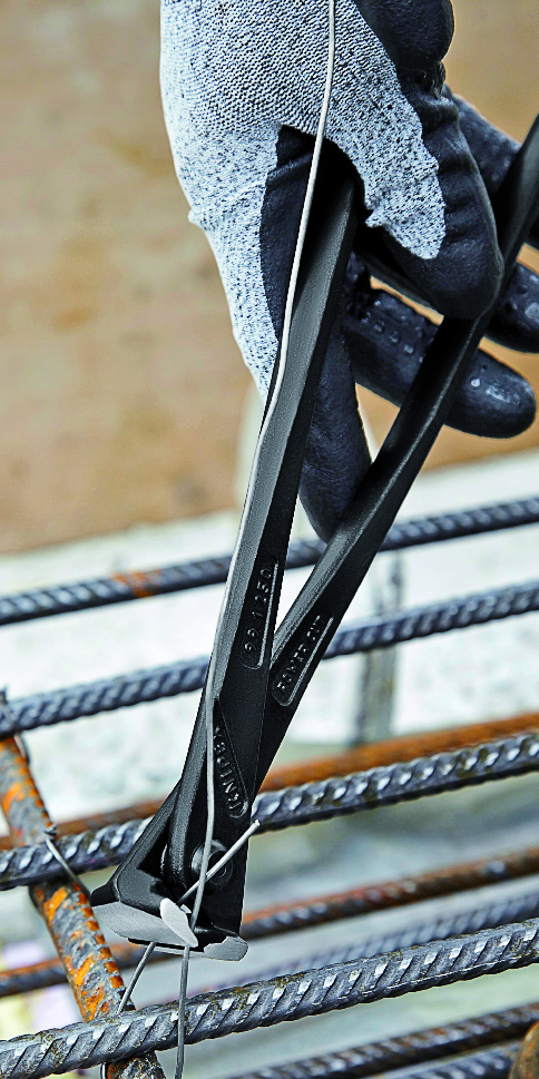 Клещи за рязане на арматурна тел усилени, черно-фосфатирани, ръкохватка 250мм, Knipex