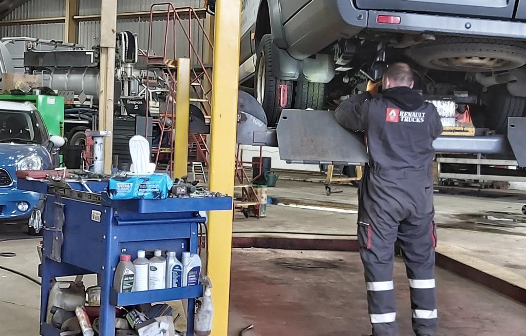 Мокри кърпи UltraGrime PRO Multiuse 100бр. с размер 38х25см в пакет