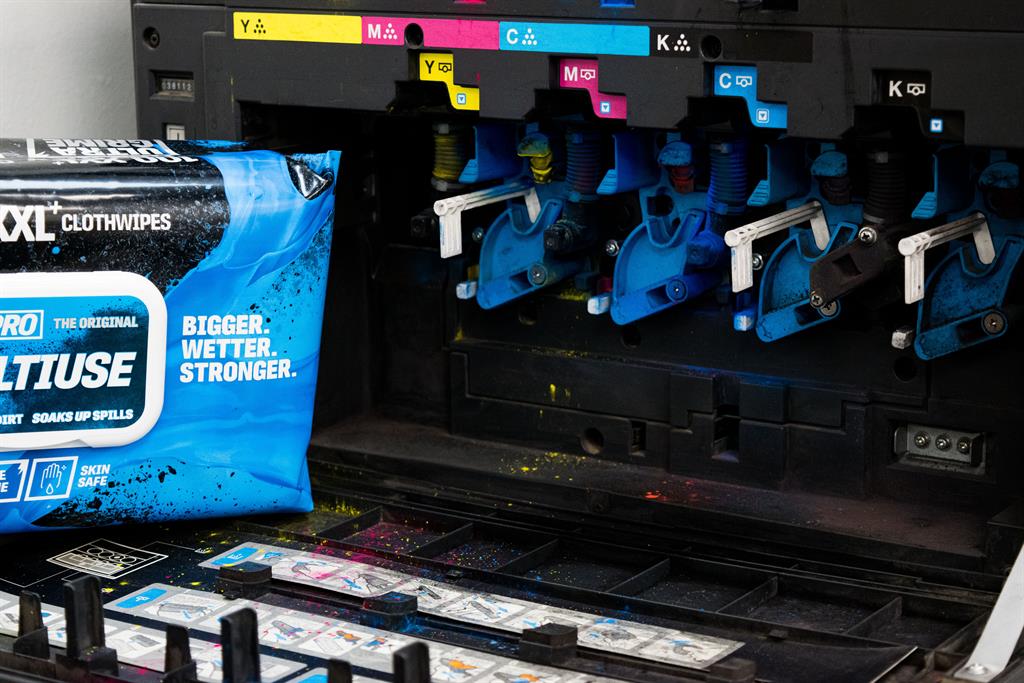 Мокри кърпи UltraGrime PRO Multiuse 100бр. с размер 38х25см в пакет