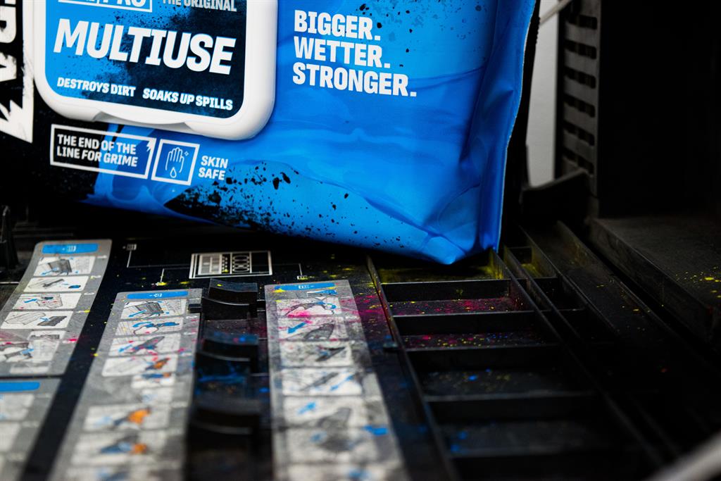 Мокри кърпи UltraGrime PRO Multiuse 100бр. с размер 38х25см в пакет