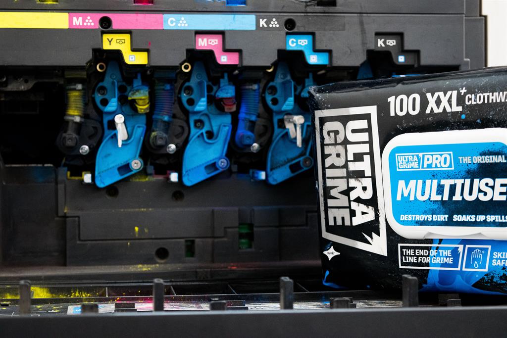 Мокри кърпи UltraGrime PRO Multiuse 100бр. с размер 38х25см в пакет