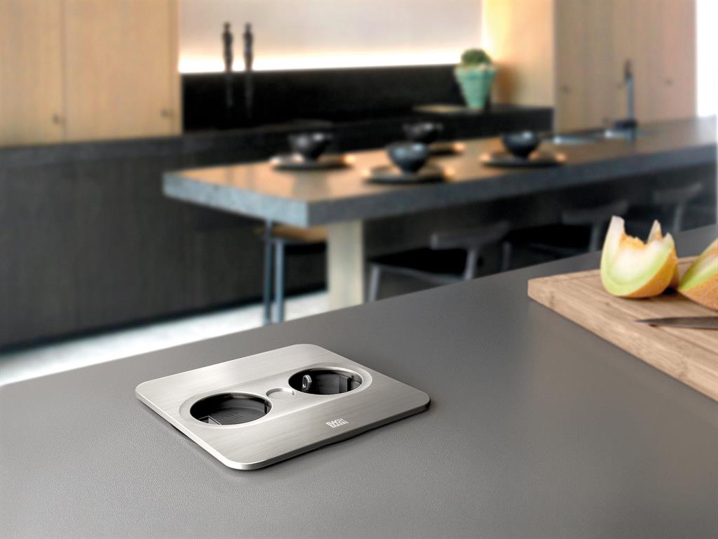 Модул TWIST 2 КВАДРАТЕН с 1х Шуко и USB тип A+C, с кабел 2м, цвят Инокс, Bachmann