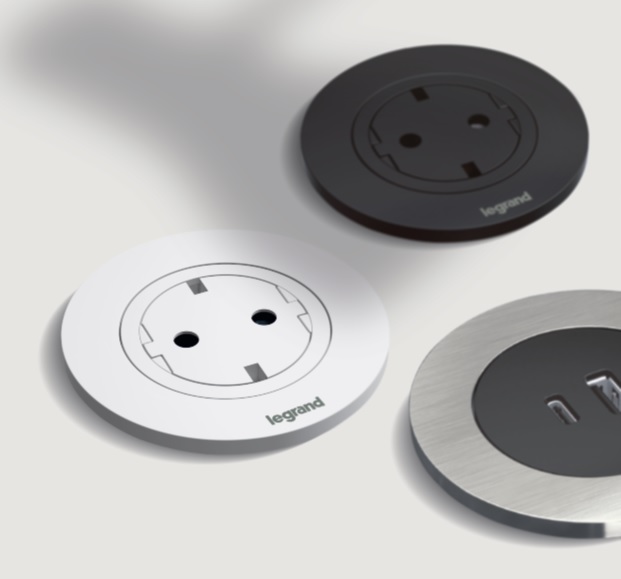 Модул за вграждане в бюро с 1х Шуко, GST18, Ø60mm, цвят ЧЕРЕН МЕТАЛ, Incara Disq Legrand