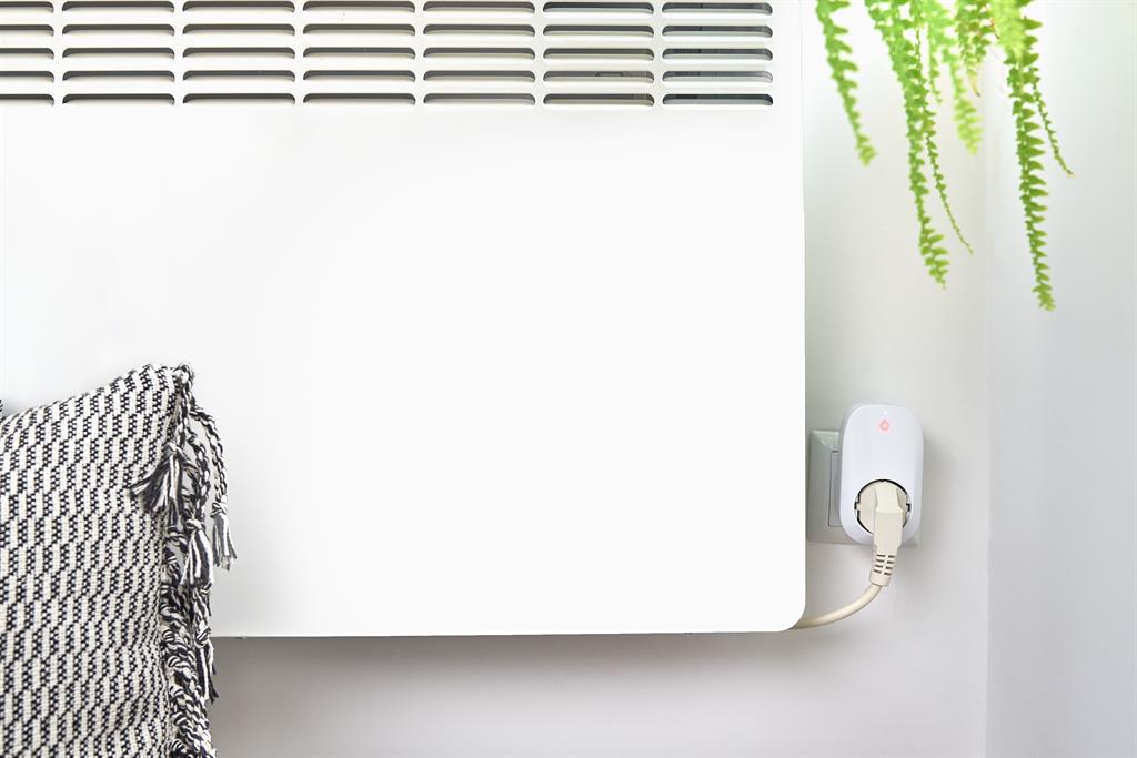 Адаптер Smart за контакт 1х Шуко 16A с мерител Shelly Plug - 262047S