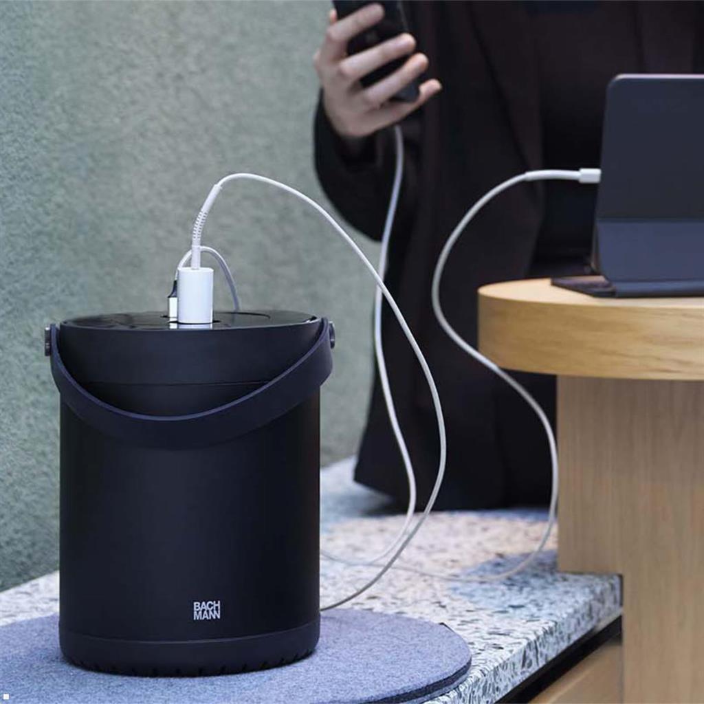 Зарядна станция MOV:E 230Wh с 1х Шуко, 2х USB тип А и 2x USB тип C Power Delivery, цвят Черен, Bachmann