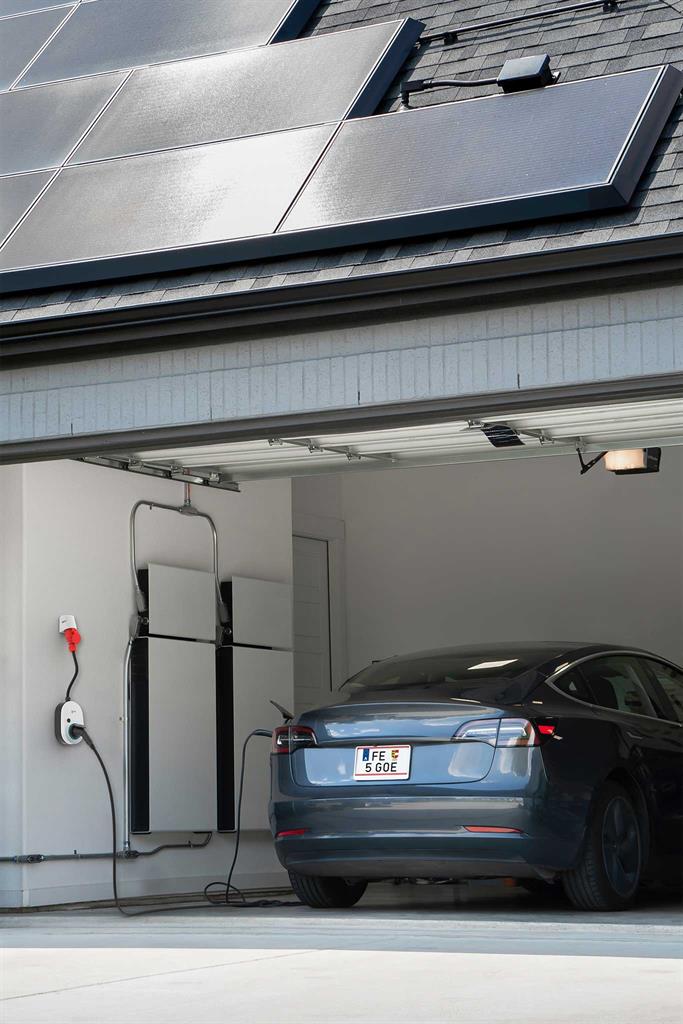 Контролер управление на зареждане чрез PV система, go-e