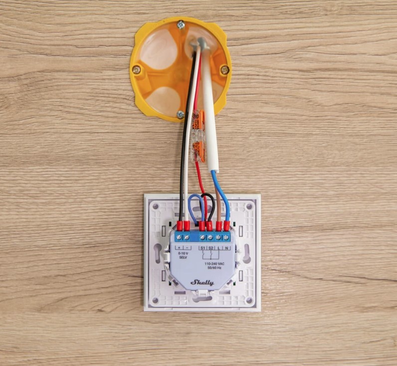 Микромодул Smart реле 1х димер 0-10V изисква неутрала Shelly Plus 0-10V Dimmer - 265703S