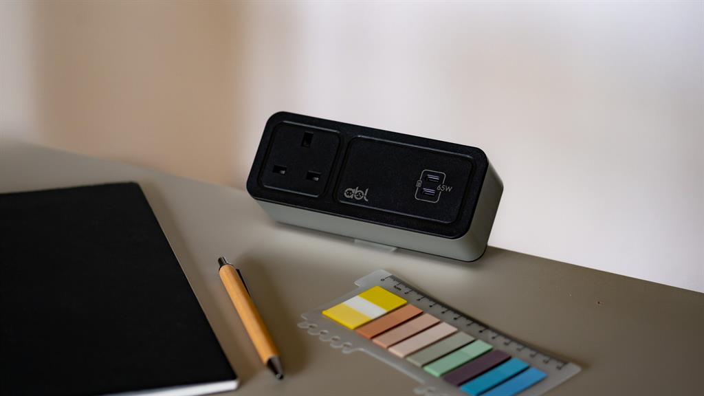Модул Axis65 с 1х Шуко, USB тип C+C Power Delivery 65W Черен/Черен, ABL