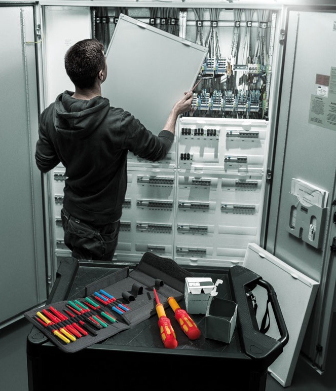 Комплект отвертки с изолирани остриета, динамометрични 0.4…4.0Nm, 75xx Safe-Torque Kraftform Kompakt VDE 1000V Wera