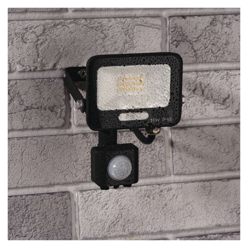 Прожектор LED 10W 4000K 1000lm 120° x 120° 20000h IP65 черен с датчик GLARO EMOS